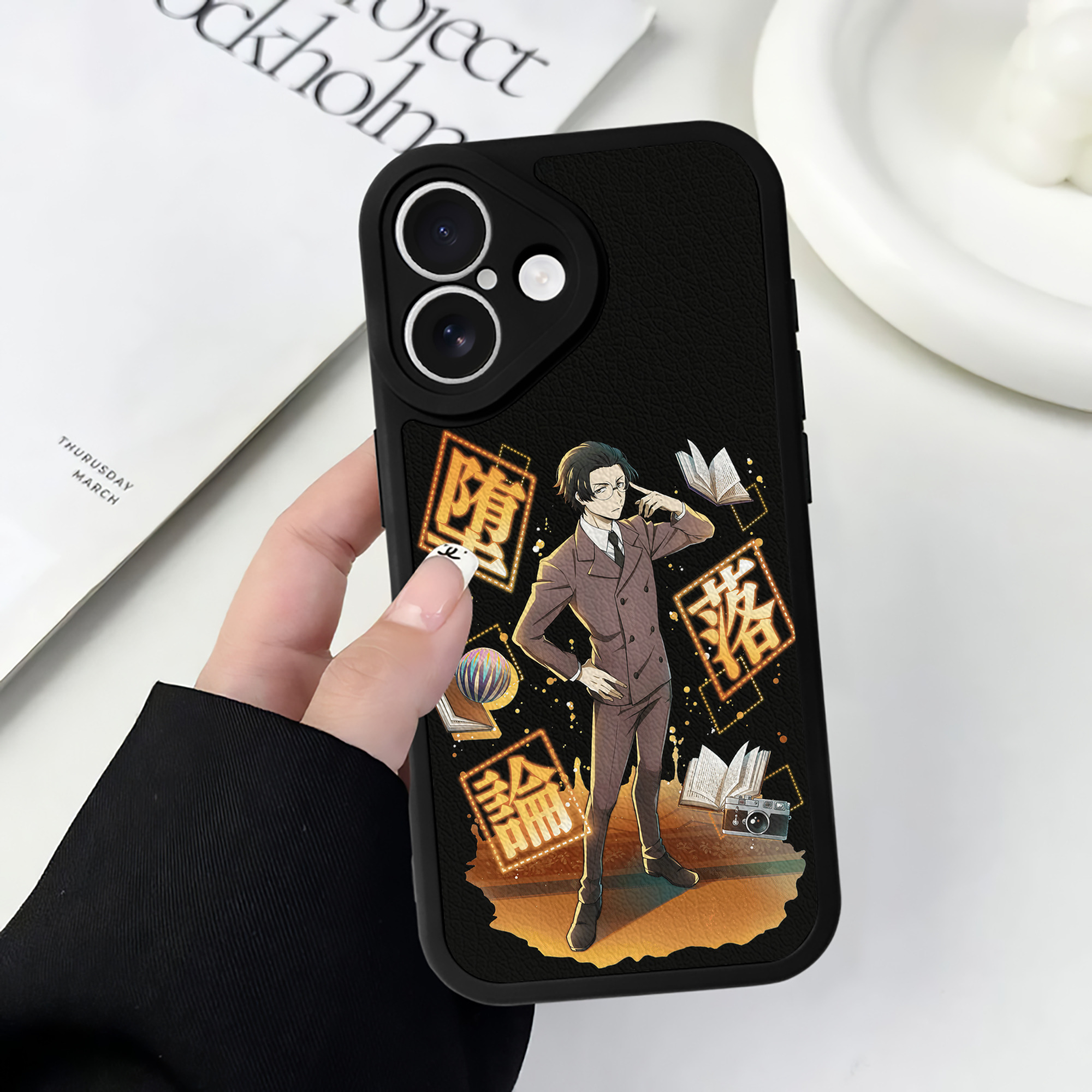 （画像用） 文豪ストレイドッグス Bungo Stray Dogs 【iPhone 16シリーズ対応】シリコンスマホケース（レザー調） 材質：シリコン